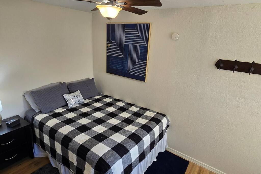 Cozy Updated Cove Of Heaven, 5Mins To Lake Hefner! Oklahoma City Exterior photo